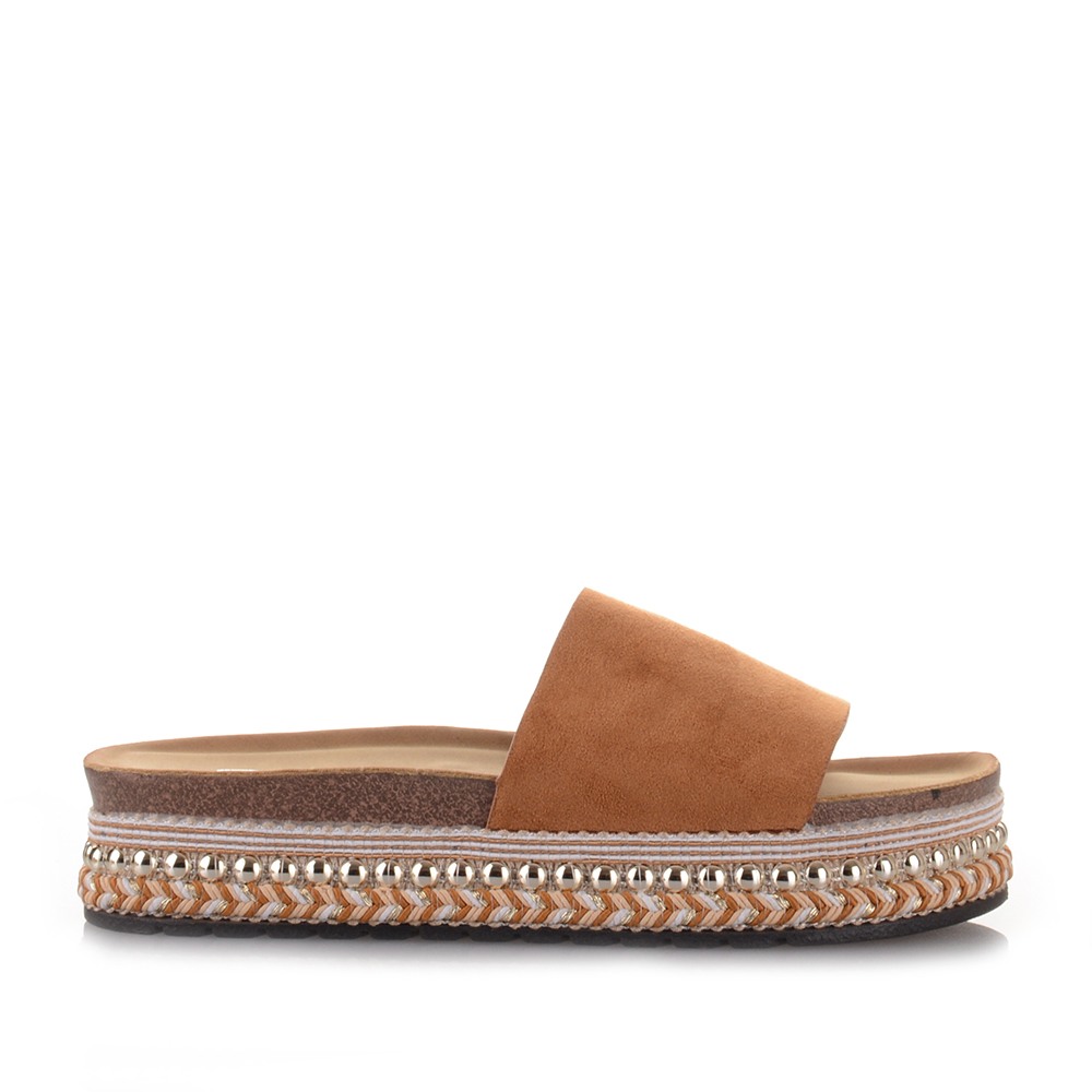 Flatforms σουέντ σε camel χρώμα Famous