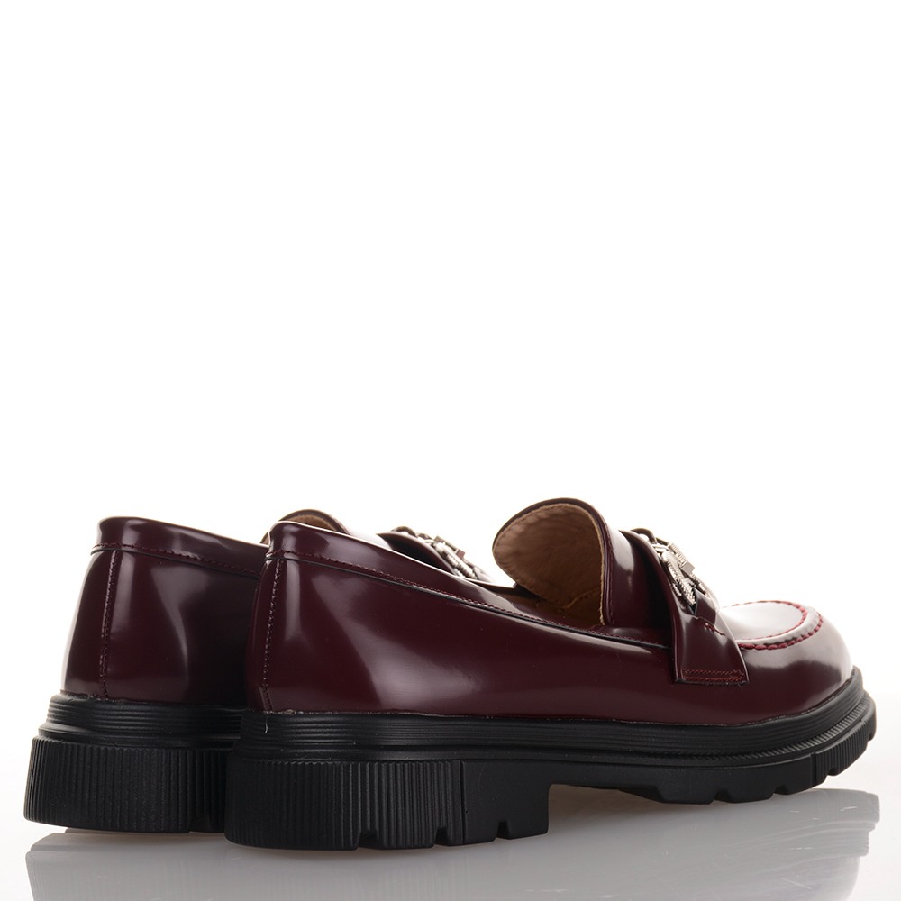 Μπορντό Chynky Loafers με ασημί αγκράφα Famous