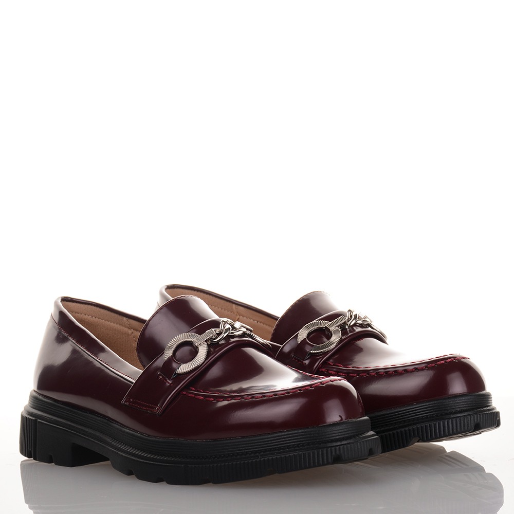 Μπορντό Chynky Loafers με ασημί αγκράφα Famous