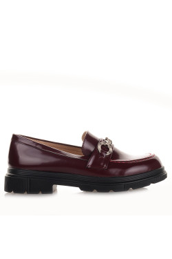 Μπορντό Chynky Loafers με ασημί αγκράφα Famous