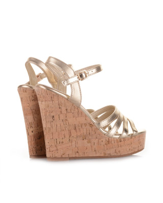 Women's platforms in champagne color Famous