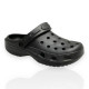 Γυναικεία crocs σε μαύρο χρώμα Famous