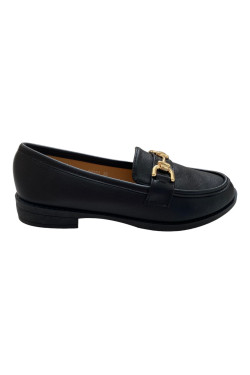 Γυναικεία loafers σε μαύρο χρώμα Famous